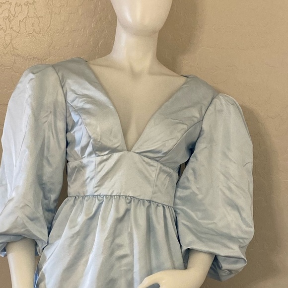 Reformation Weslan Dress Light Blue Size 2 - Picture 6 of 14